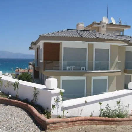 Boyalik Demirel & מלון