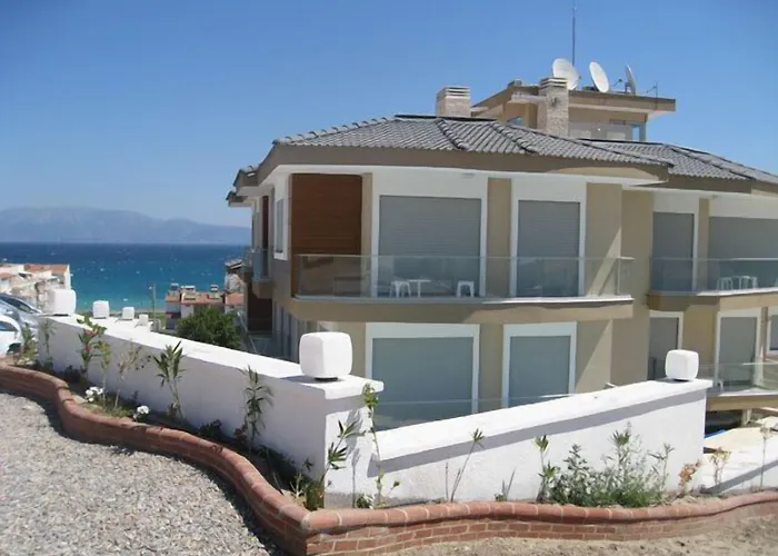 Boyalik Demirel & Hotel